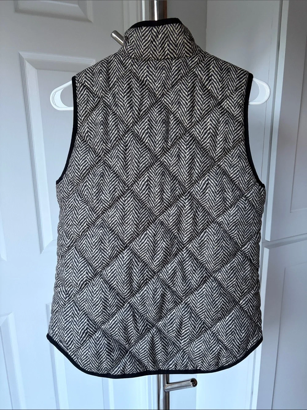 J. Crew Women’s Quilted Herringbone Vest - Black & Cream, Size XS.